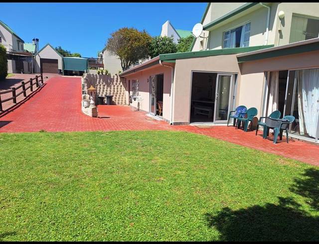 4 BEDROOM HOUSE FOR SALE IN DIAZ